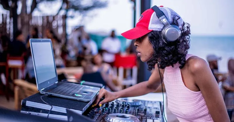 Muzyczne Przewidywania na 2026: Jakie Trendy Zdominują Scenę?