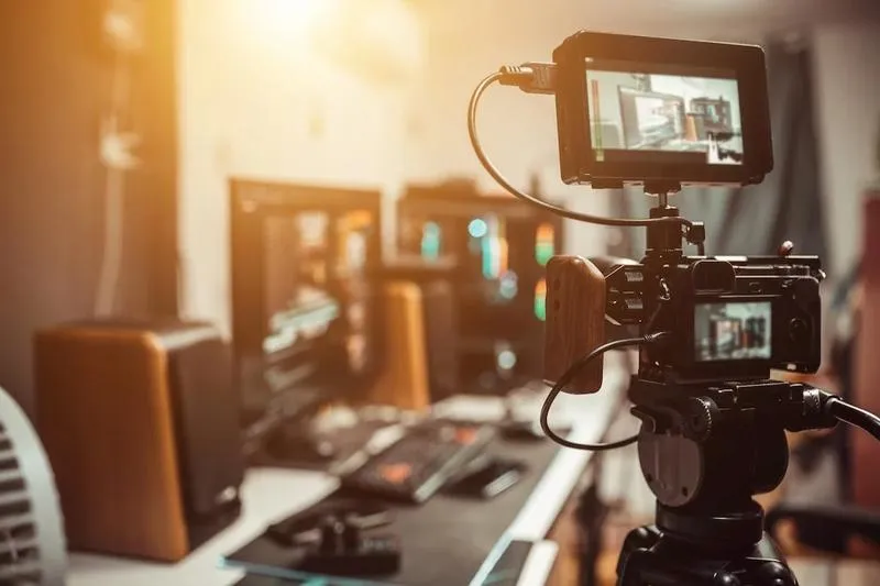 Od pomysłu do ekranu: Jak skutecznie zrealizować filmowy plan działania