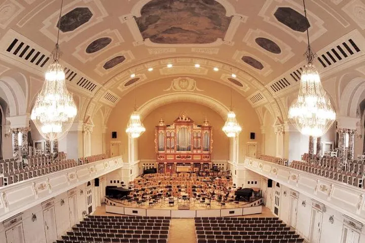 Poznań filharmonia: odkryj fascynującą historię, najciekawsze wydarzenia i sposób na koncertowe przeżycia